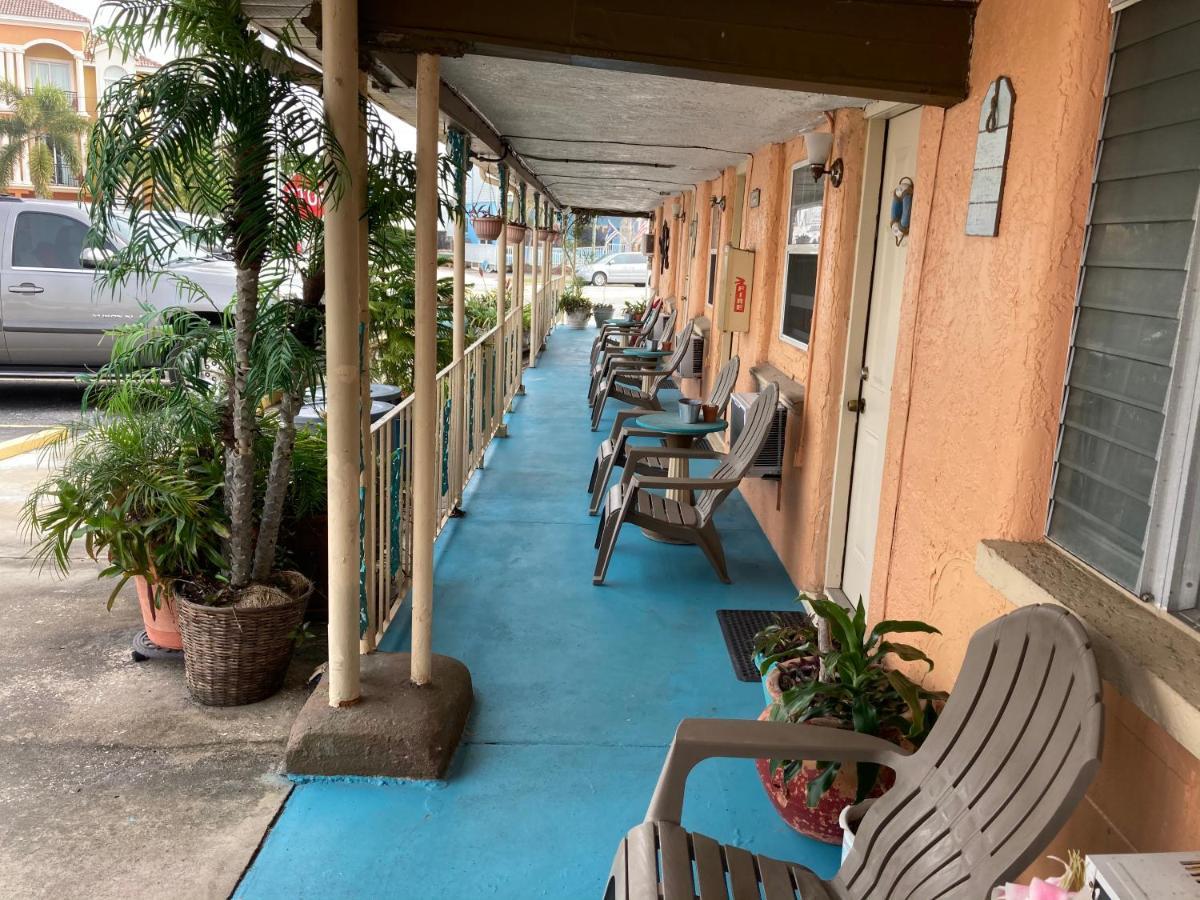 Michaels Siesta Motel St. Petersburg Exterior photo