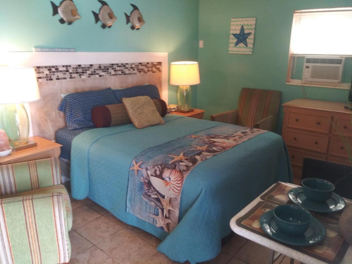 Michaels Siesta Motel St. Petersburg Exterior photo